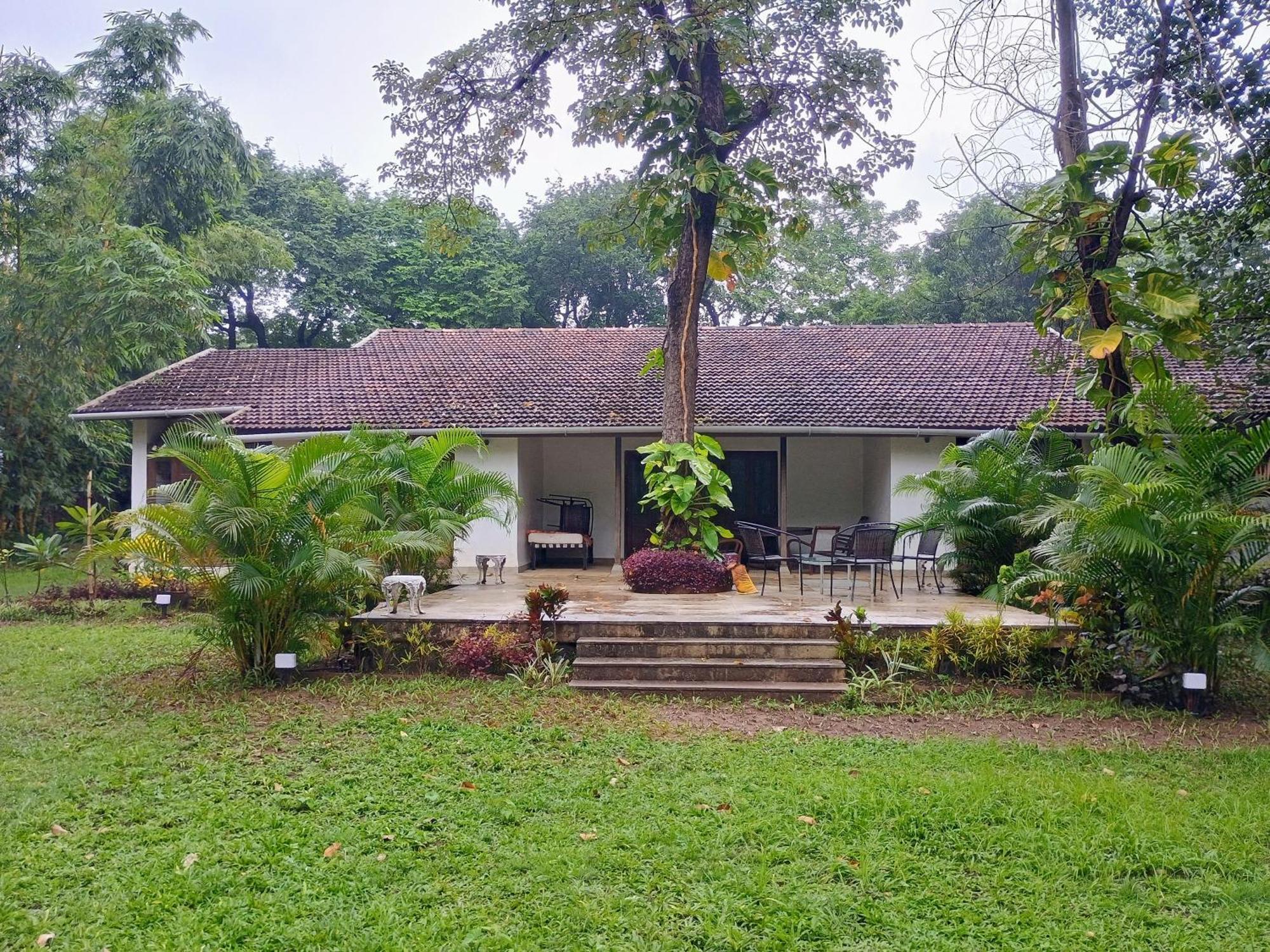 Banyan House - Luxurious 4 Bedroom Villa On One Acre, Near The Beach Nagaon (Maharashtra) Exterior foto